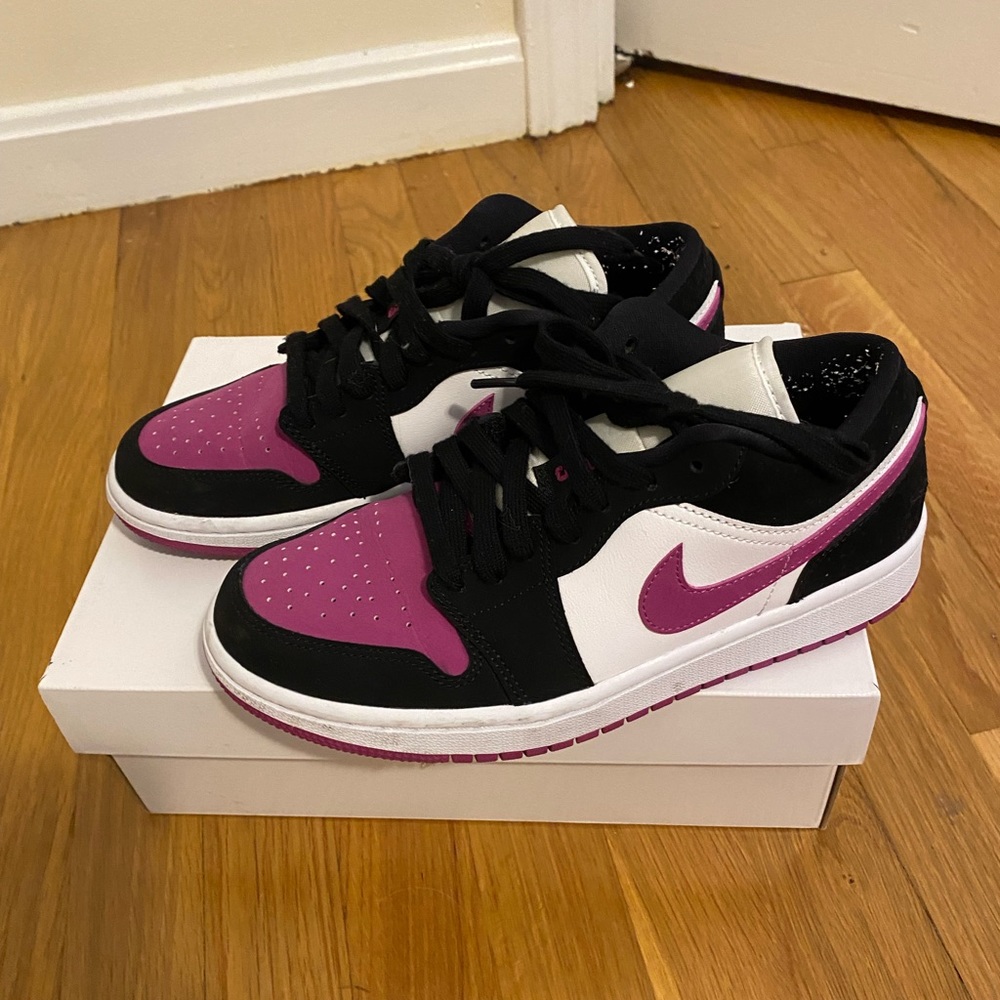Nike Air Jordan - cactus flower